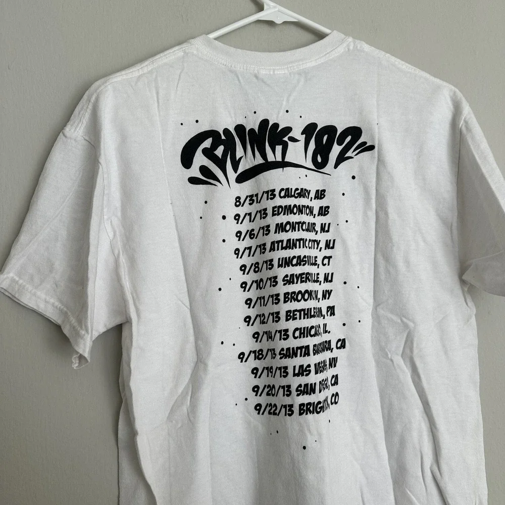 Rare‎ Blink 182- 10th Anniversary Tour 2013 Bunny Rabbit Running White Med Shirt
